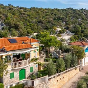 3 Bedroom Villa in Uvala Ljubljeva near Trogir, sleeps 6-7